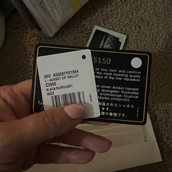 Chanel caviar large zip wallet in pristine condition - Picture 8 of 8